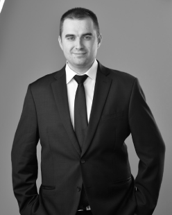Максим Белов
